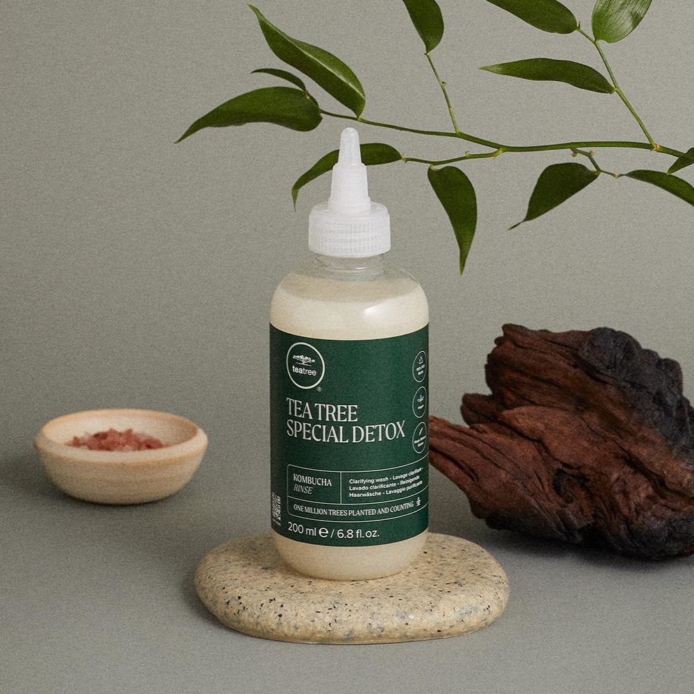 <em>Tea Tree Special Detox Foaming Salt Scrub</em>