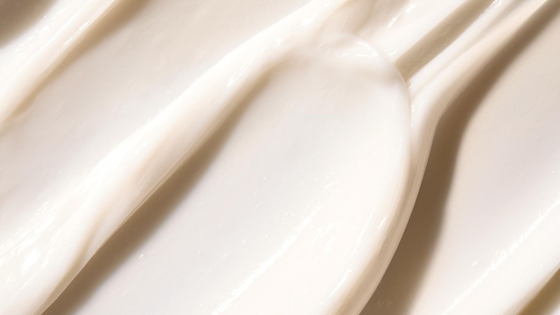 Close up image of 15-in-1 Hair Mask smear