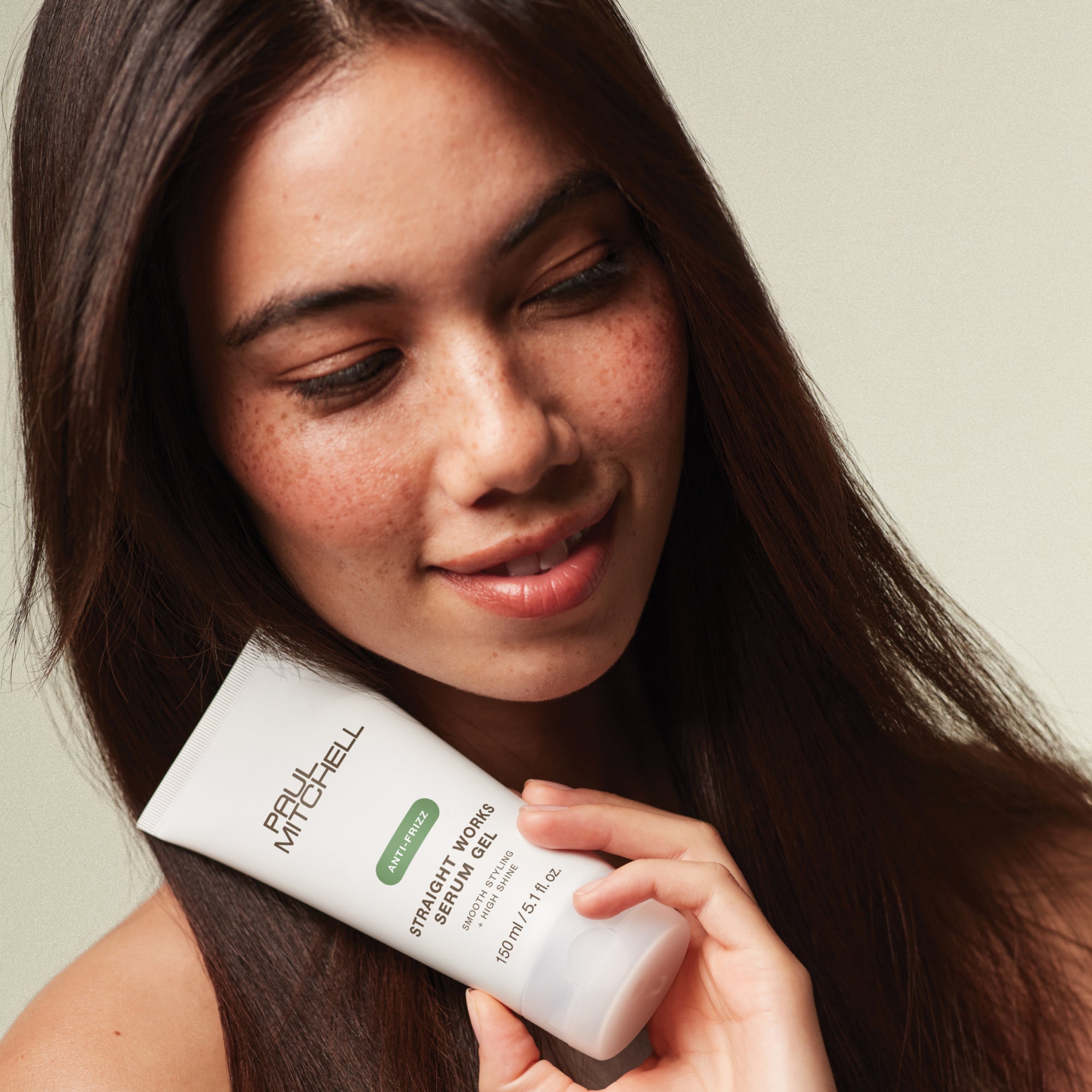 Model holding Straight Works Serum Gel