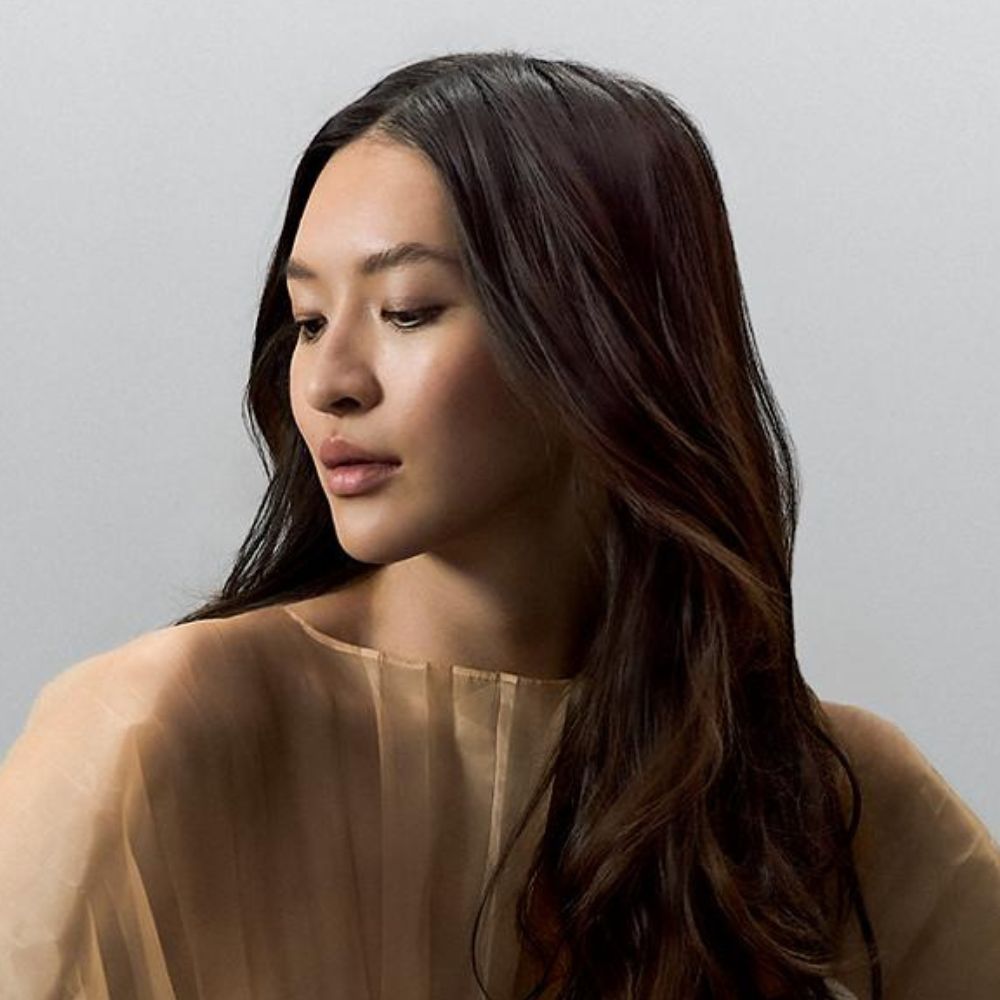 <em>Features +</em> <strong>Benefits</strong>