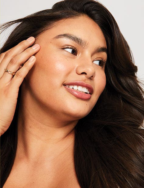 image of a model with a bouncy blowout